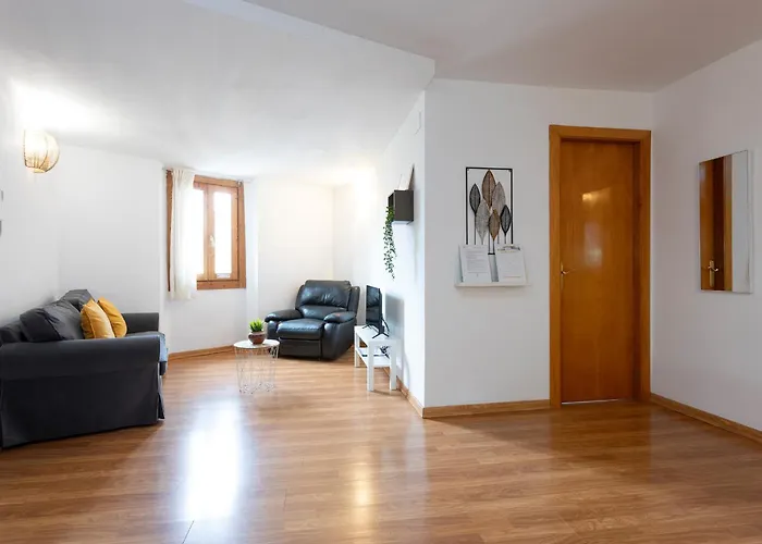 32ara1086 - Newly Refurbished 3br Flat ברצלונה
