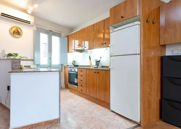 32ara1086 - Newly Refurbished 3br Flat Apartment *